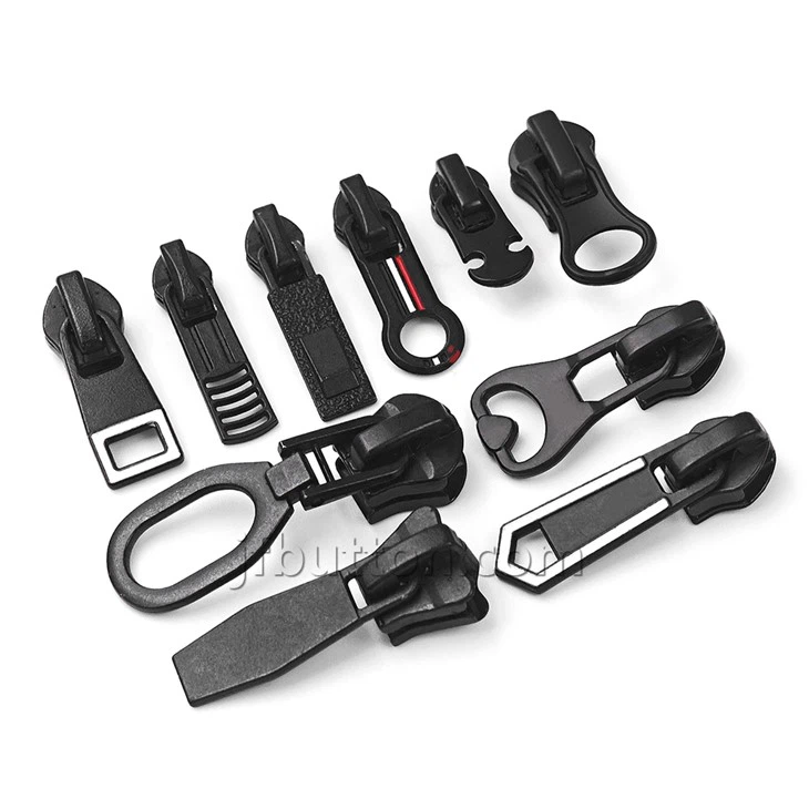 Black Zipper Pull
