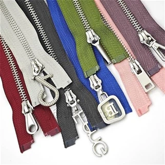 Zipper siaced fetel