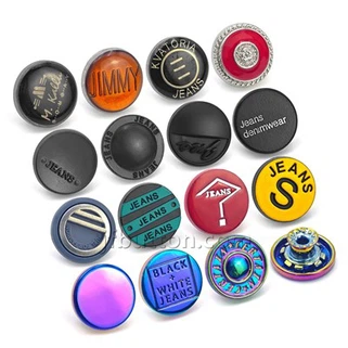 Botymau aur siaced denim du